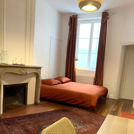 Haussmannien 3 - Centre Historique - Calme Et Elegant Apartman